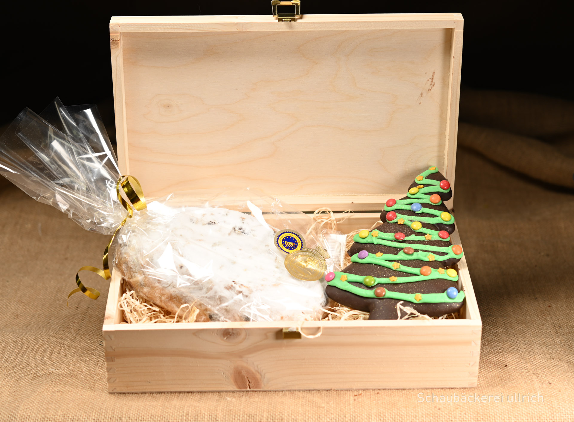Dresdner Stollen 500g Bäumchen Lebkuchen Dresdner Stollen 500g Bäumchen Lebkuchen  auf Anfrage auch als Webeartikel mit Logo gestaltbar