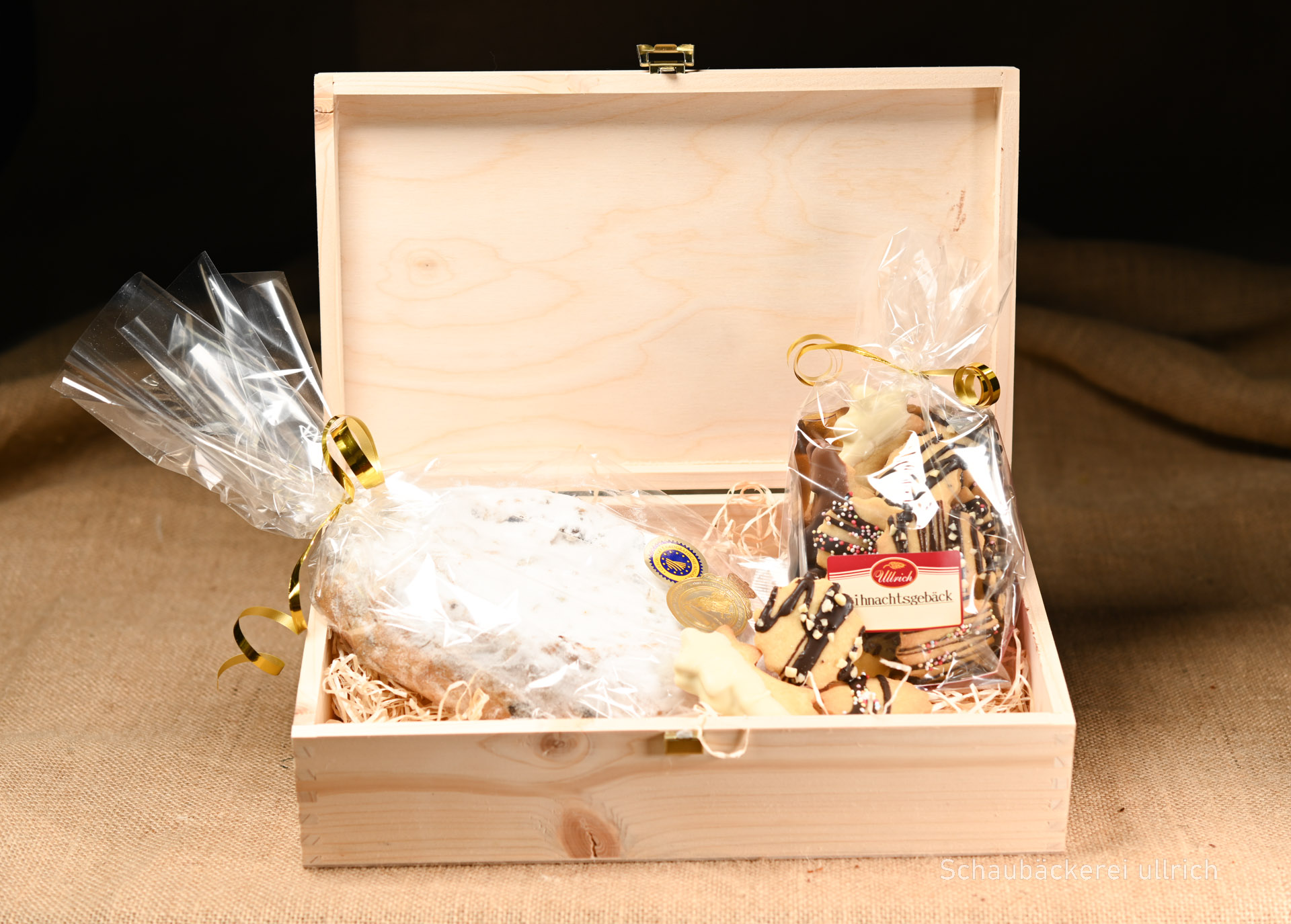 Dresdner Stollen 500g Weihnachtsgebäck 150g Dresdner Stollen 500g Weihnachtsgebäck 150g auch als Werbeartikel gestaltbar